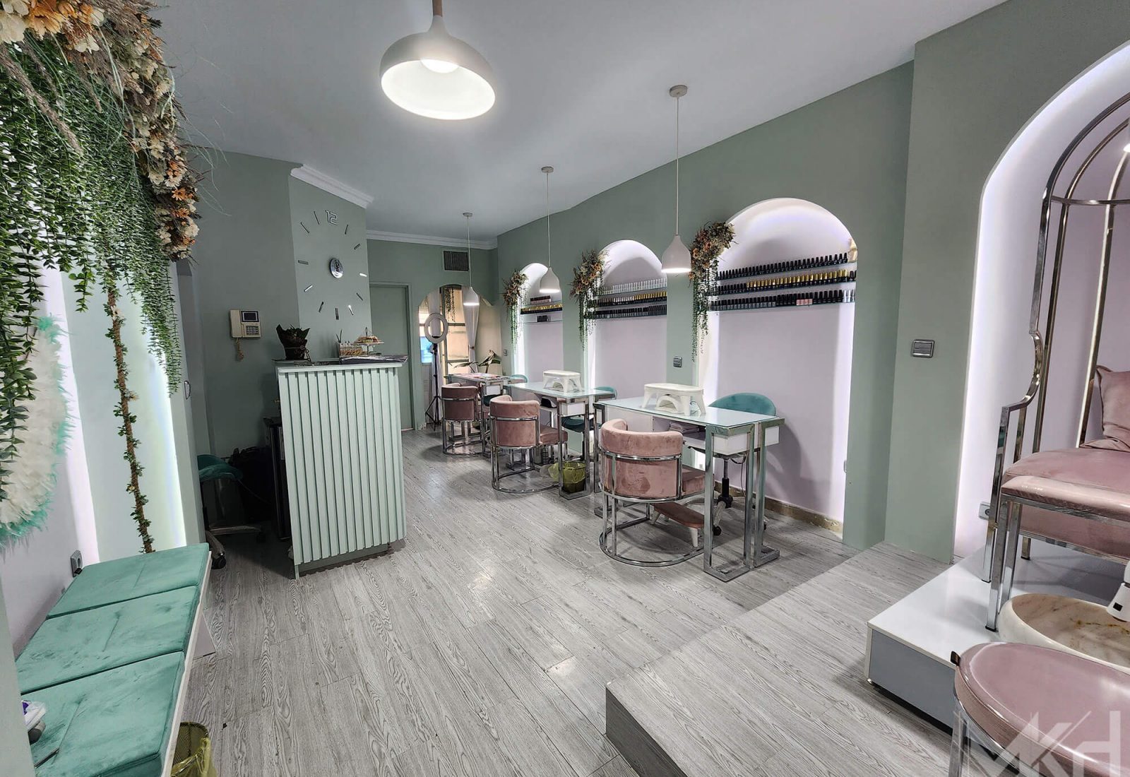 بعد بازسازی سالن زیبایی